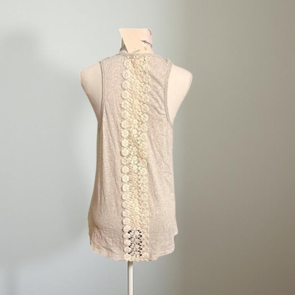 Dylan Grey tank top with floral crochet round neck Dylan Medium NWT - Picture 3 of 13